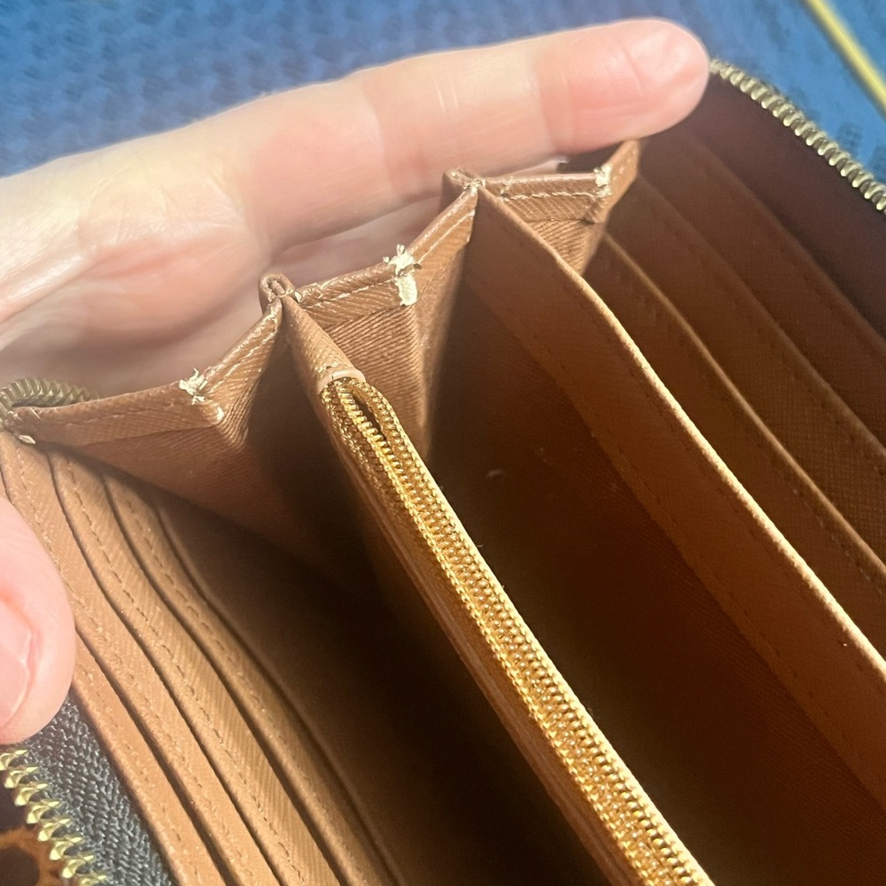 Fossil Zip Around Multicolor Heart Pattern Wallet - image 6